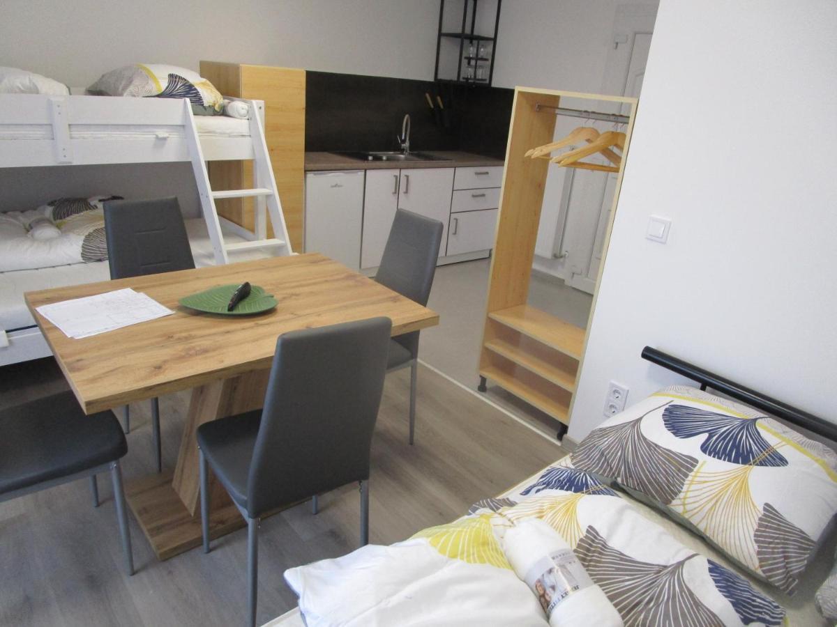 Veroland Maganszallashely Hodmezovasarhely Bagian luar foto